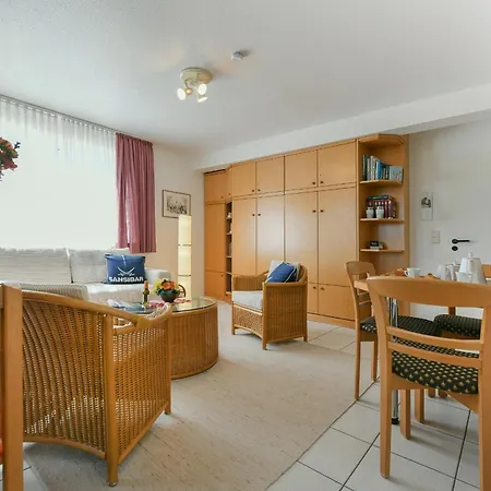 Haus Duenenblick 4 *