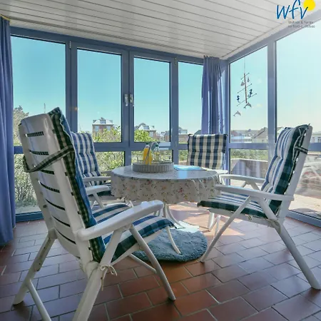 Haus Duenenblick 4 *